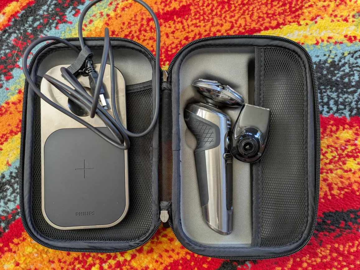 Philips S9000 Prestige Electric Shaver image indicator(4)