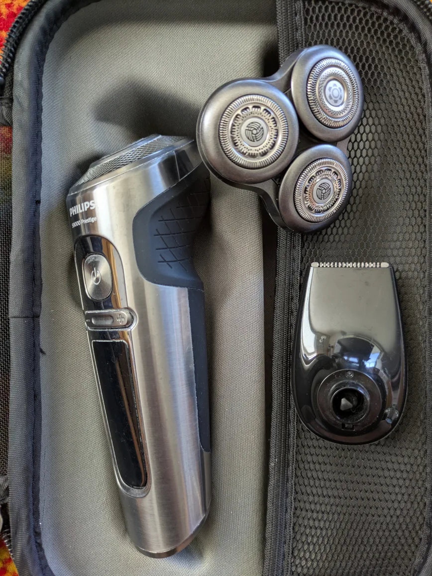 Philips S9000 Prestige Electric Shaver image indicator(8)