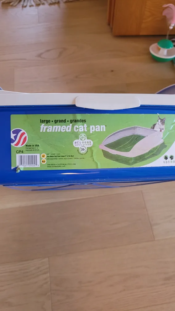 Van Ness Large Framed Cat Pan