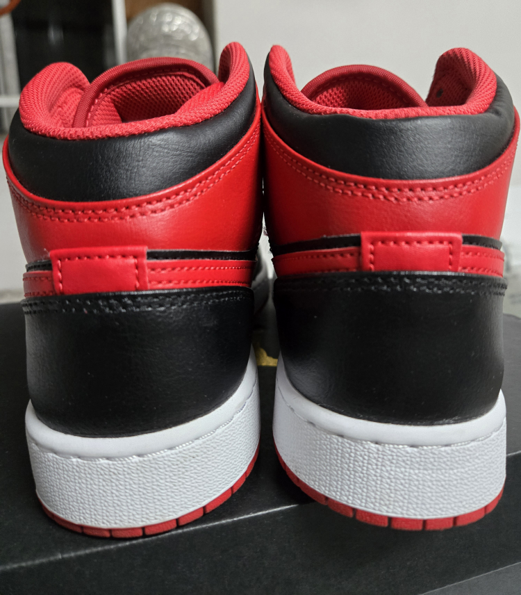 Air Jordan 1 Mid (GS) - photo 3