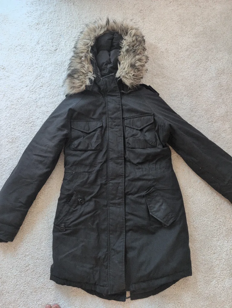 Aritzia West Parka Black Winter Coat image indicator(3)