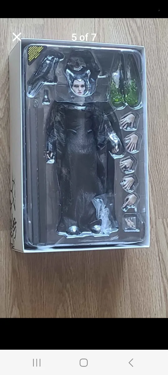 Disney Maleficent 1/6 Scale Collectible Figure image indicator(3)