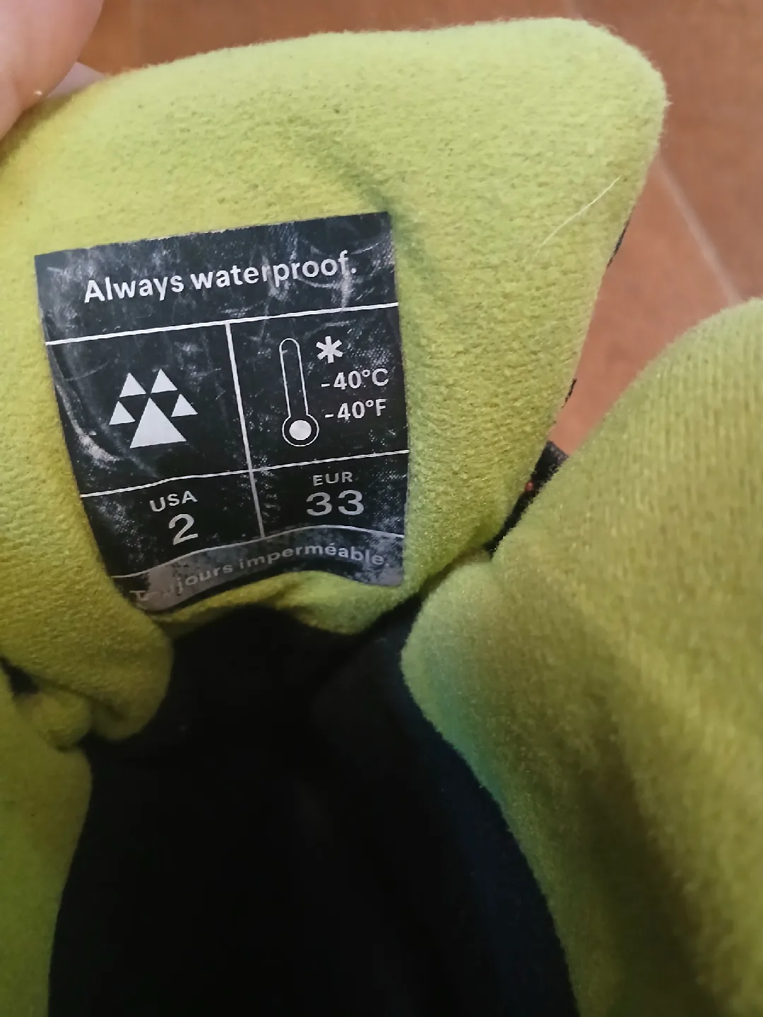 Kids Waterproof Winter Boots - Size USA 2/ EUR 33 🥕 image indicator(2)