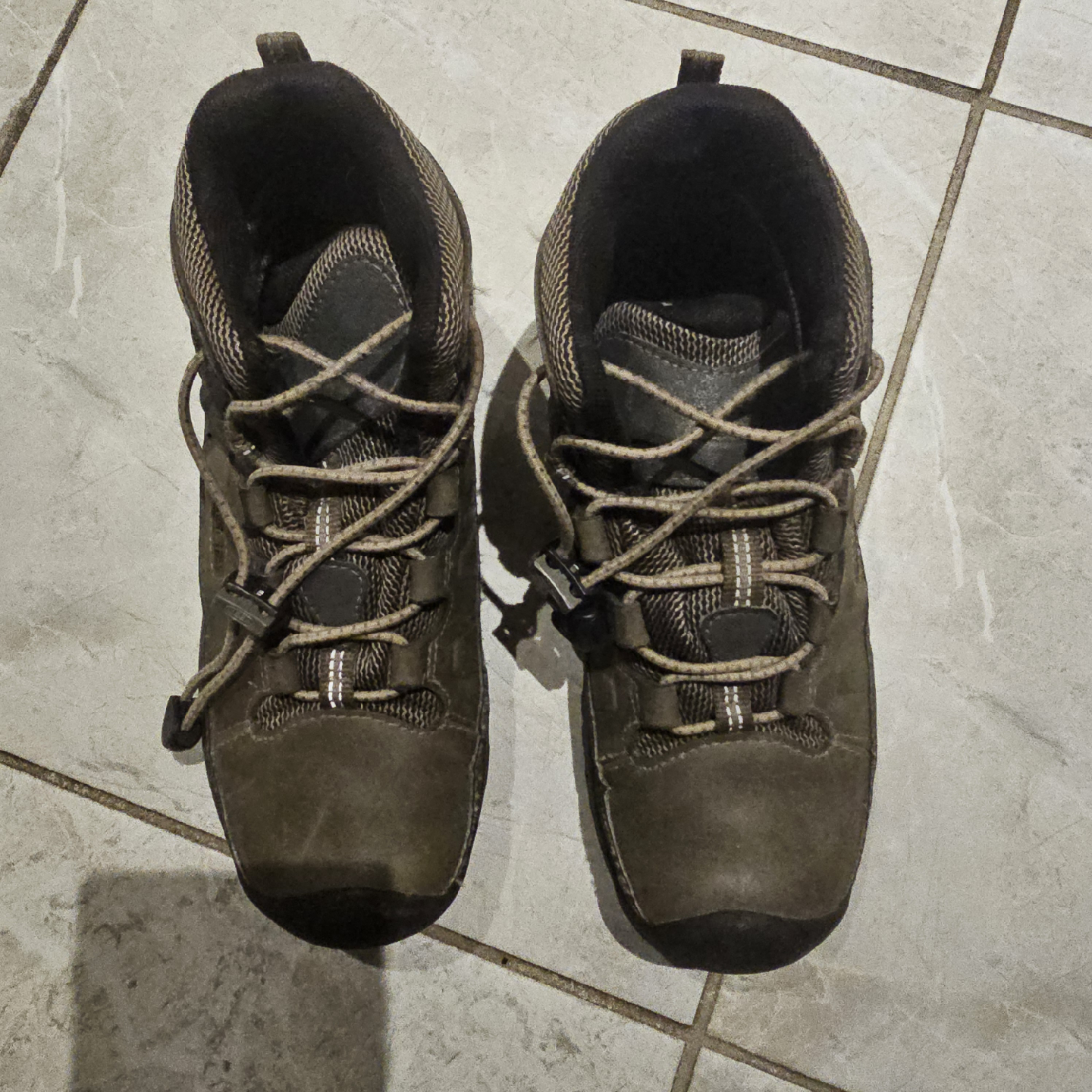 Keen Hiking Boots - US Size 3 - photo 2