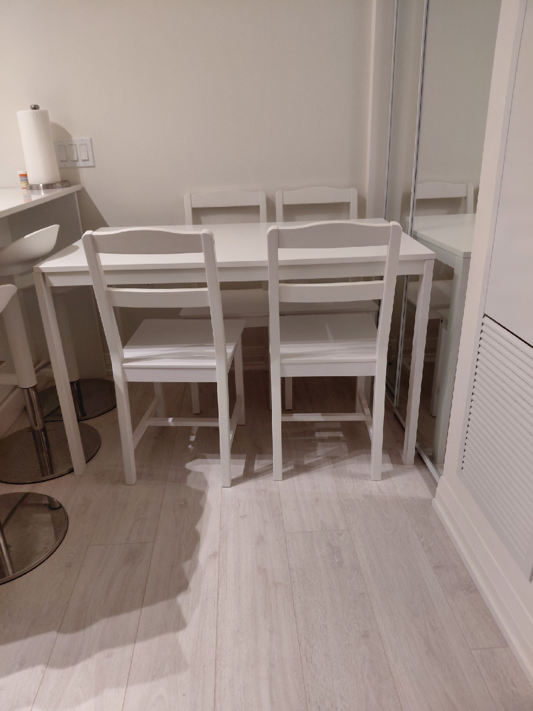 White Dining Table with 4 Chairs