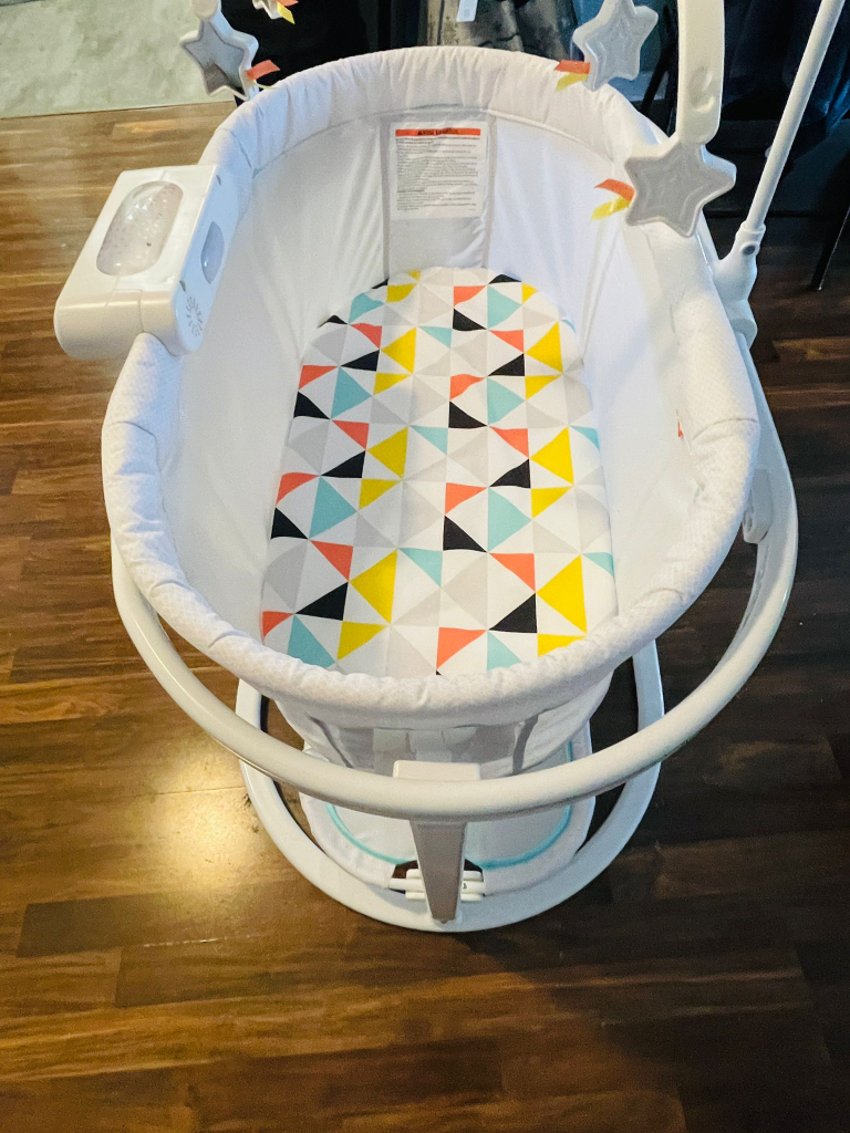 Fisher-Price Soothing Motions Bassinet - photo 2