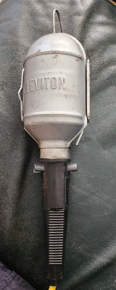 Leviton Trouble Light - 30' Cord image indicator(2)