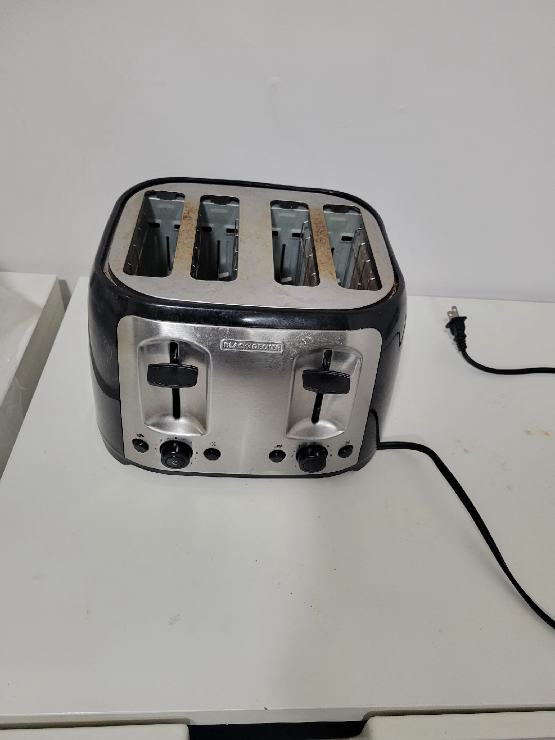 Black+Decker 4-Slice Toaster - photo 2