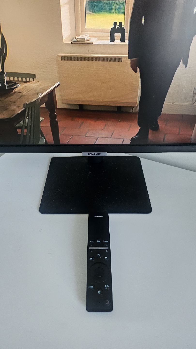 Samsung 27" Smart Monitor with integrated speakers - photo 2