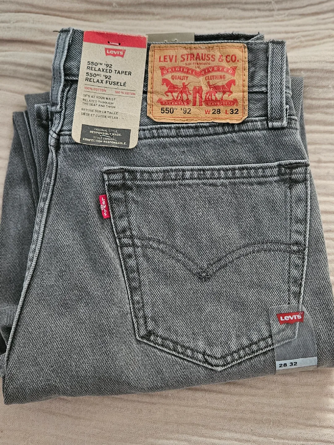 Levi's 550 '92 Relaxed Taper Jeans - Size 28x32 thumbnail