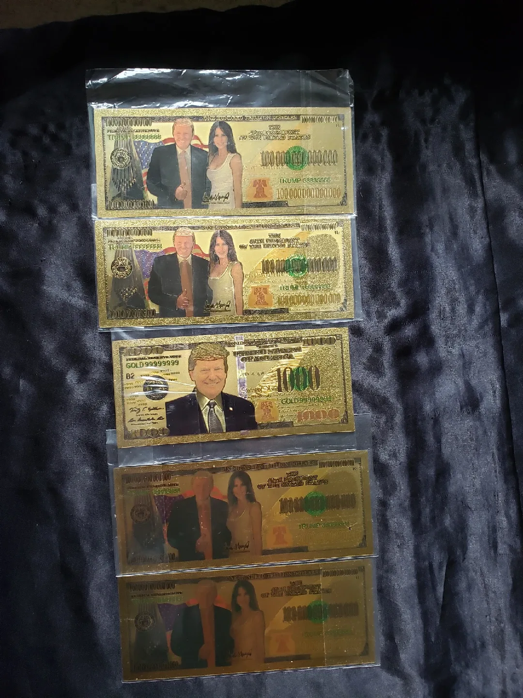 TRUMP, MELANIA n DONALD Novelty Bank NOTES! image indicator(3)
