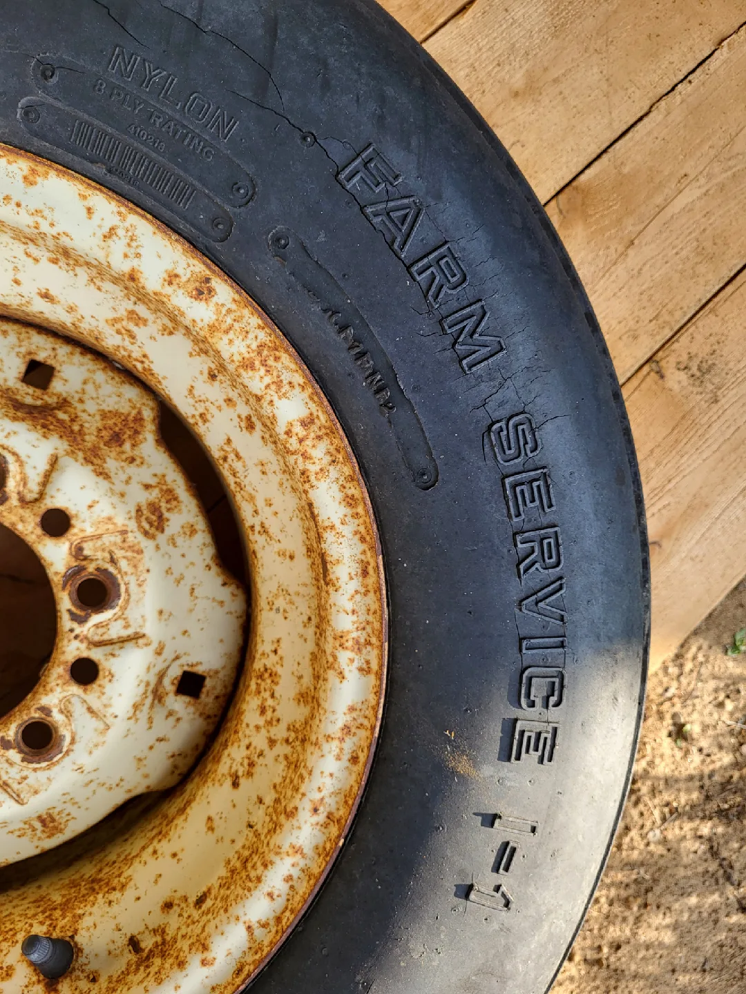 New & Used 11L15 Implement Tires and Wheels image indicator(3)