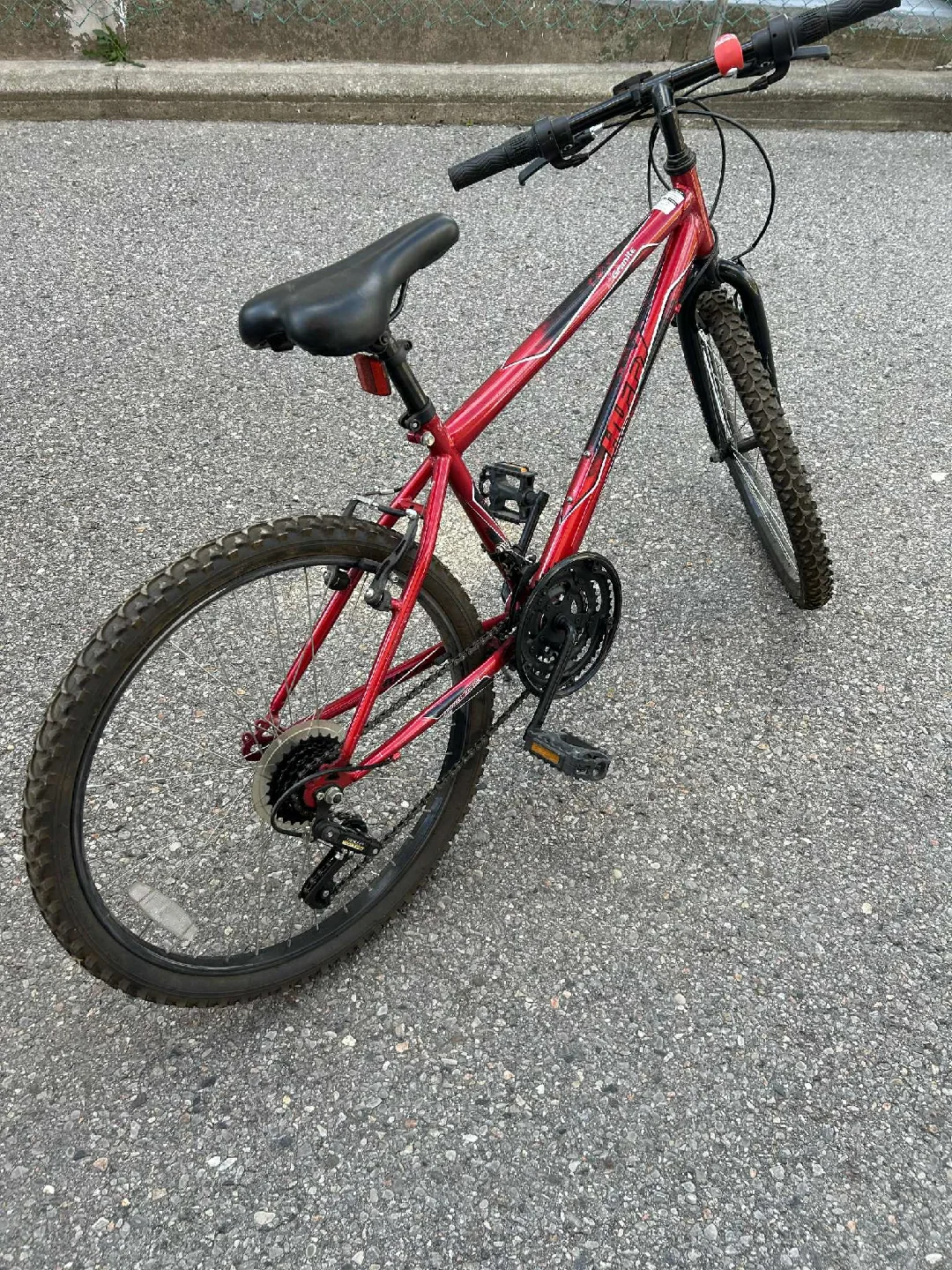 Granite Mountain Bike - Red & Black image indicator(2)