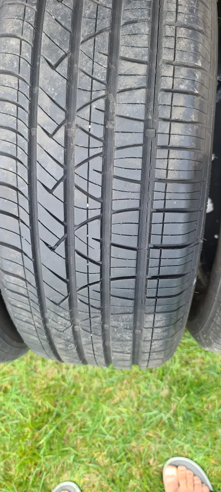 Motomaster 215/60R16 Tires - Set of 4 image indicator(2)