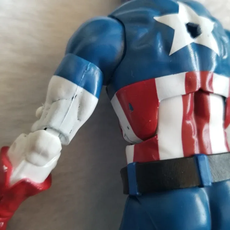 Marvel Legends Captain America Action Figure, 2016 image indicator(4)