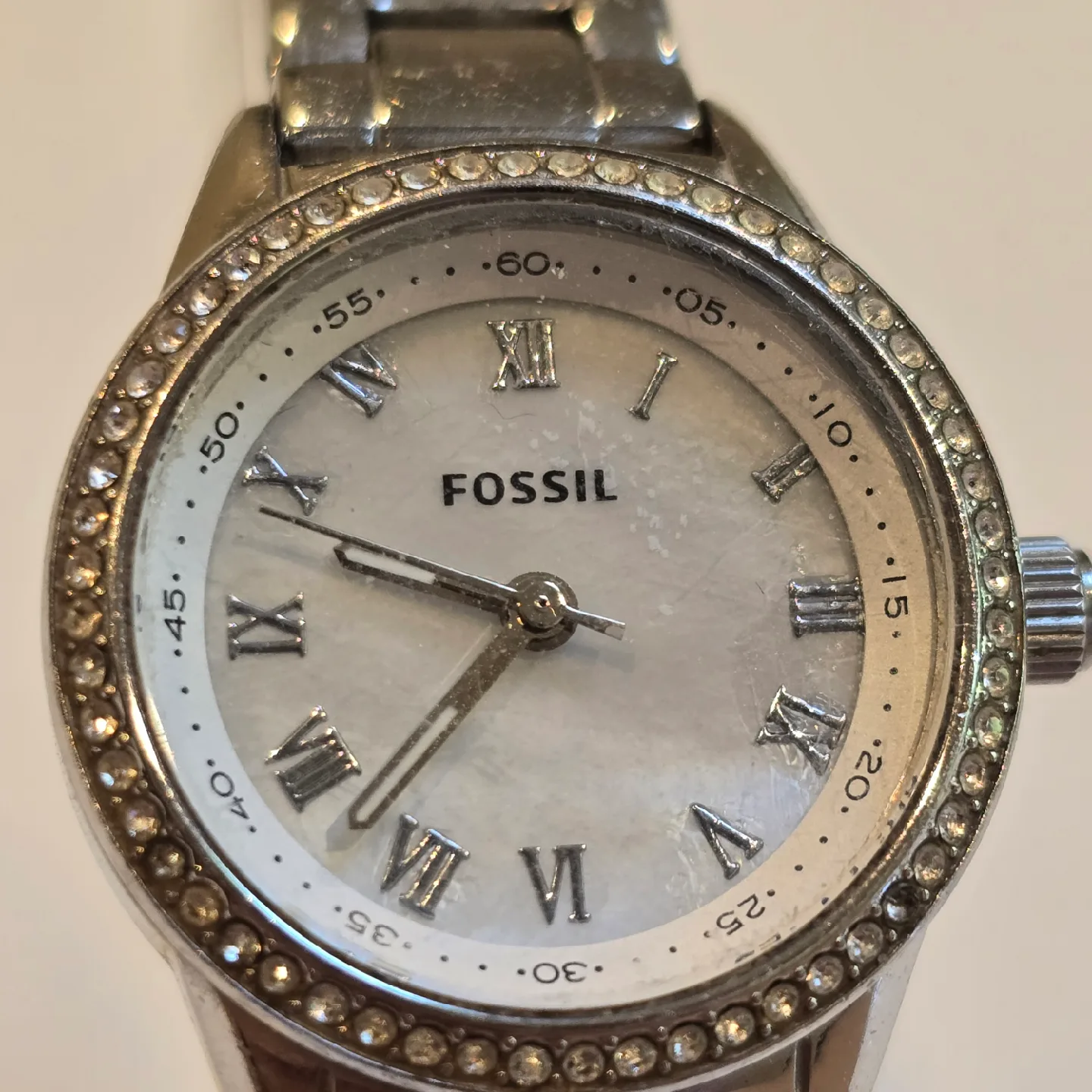 Womens Fossil Quartz Watch image indicator(4)