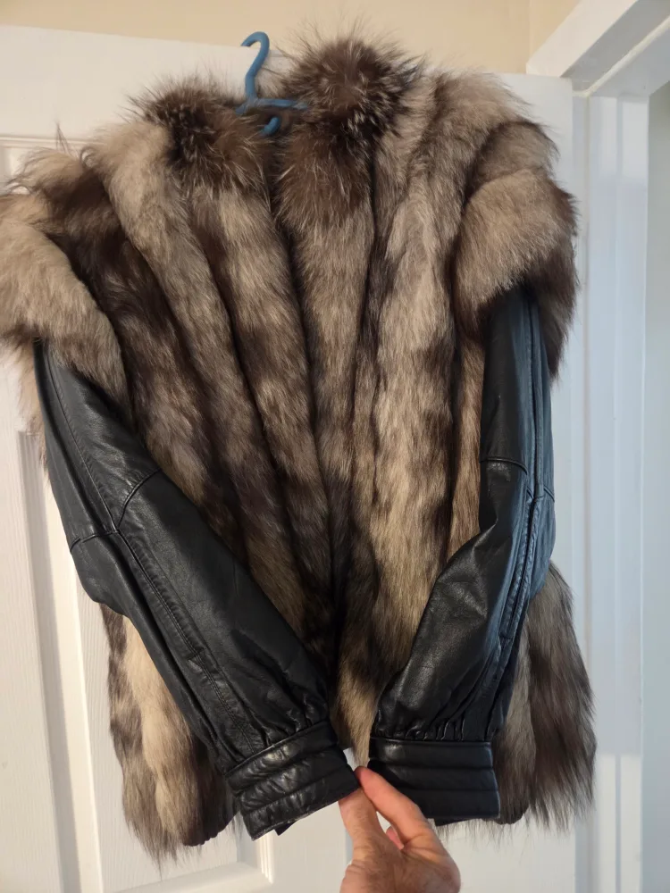 Furs by Gregory Stergiou Fur & Leather Jacket - Size S image indicator(3)