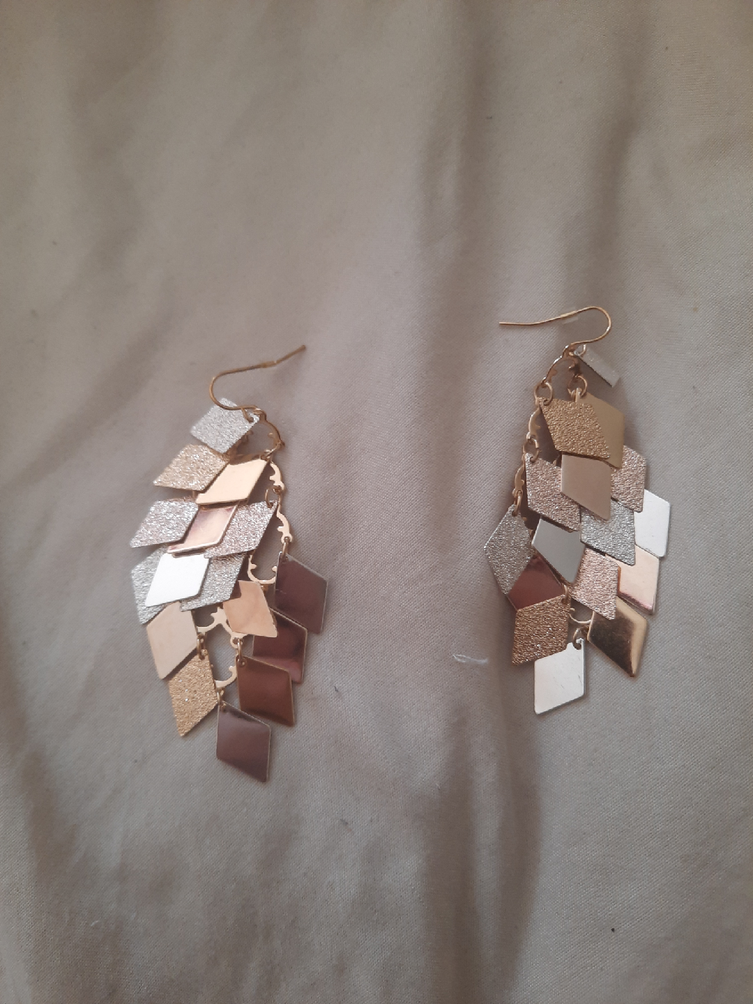 Assorted Earrings  pick up only - photo 3