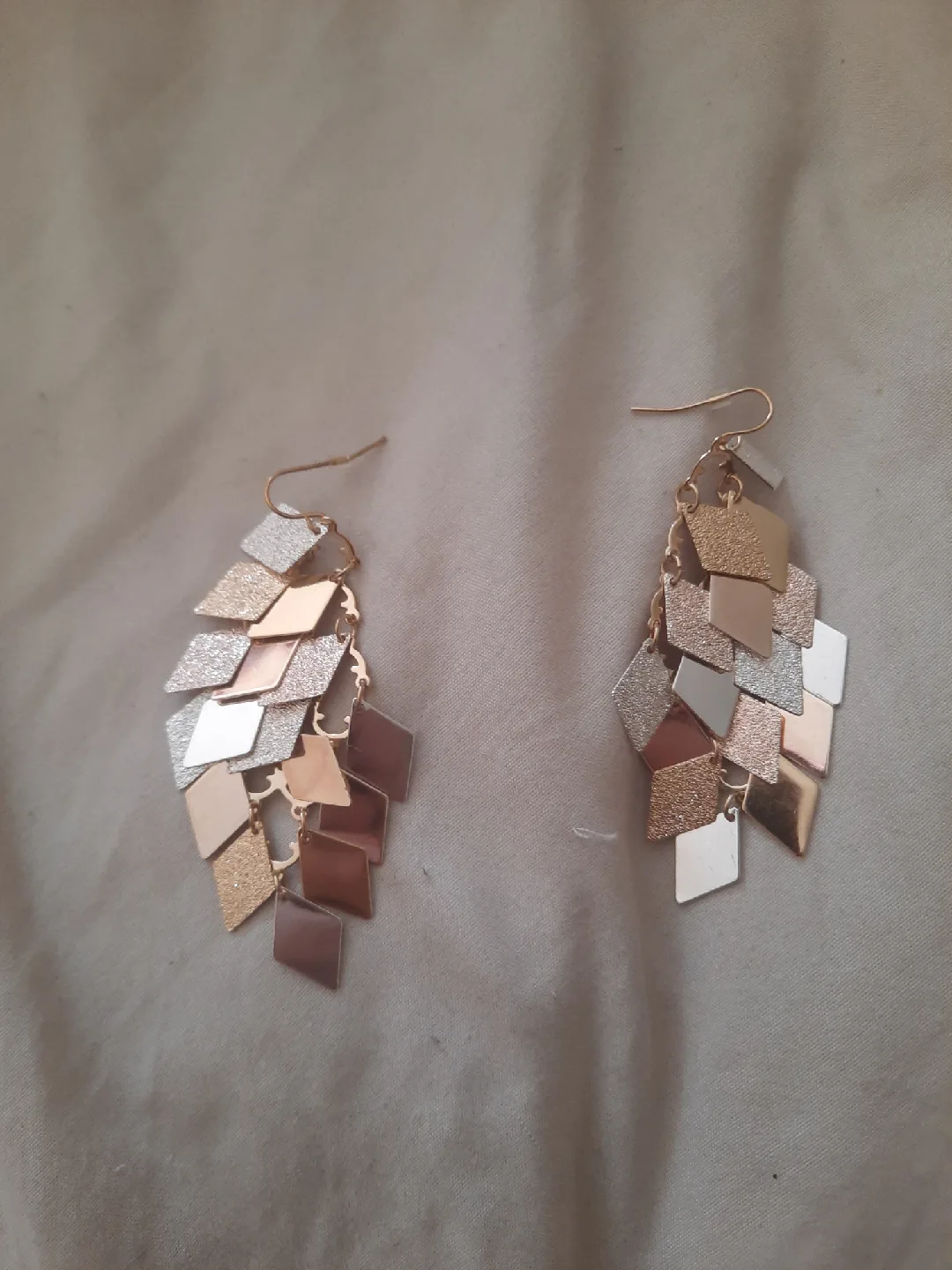 Assorted Earrings  pick up only image indicator(3)