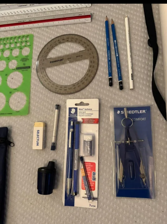 Staedtler Drafting Kit with Portfolio Bag image indicator(2)