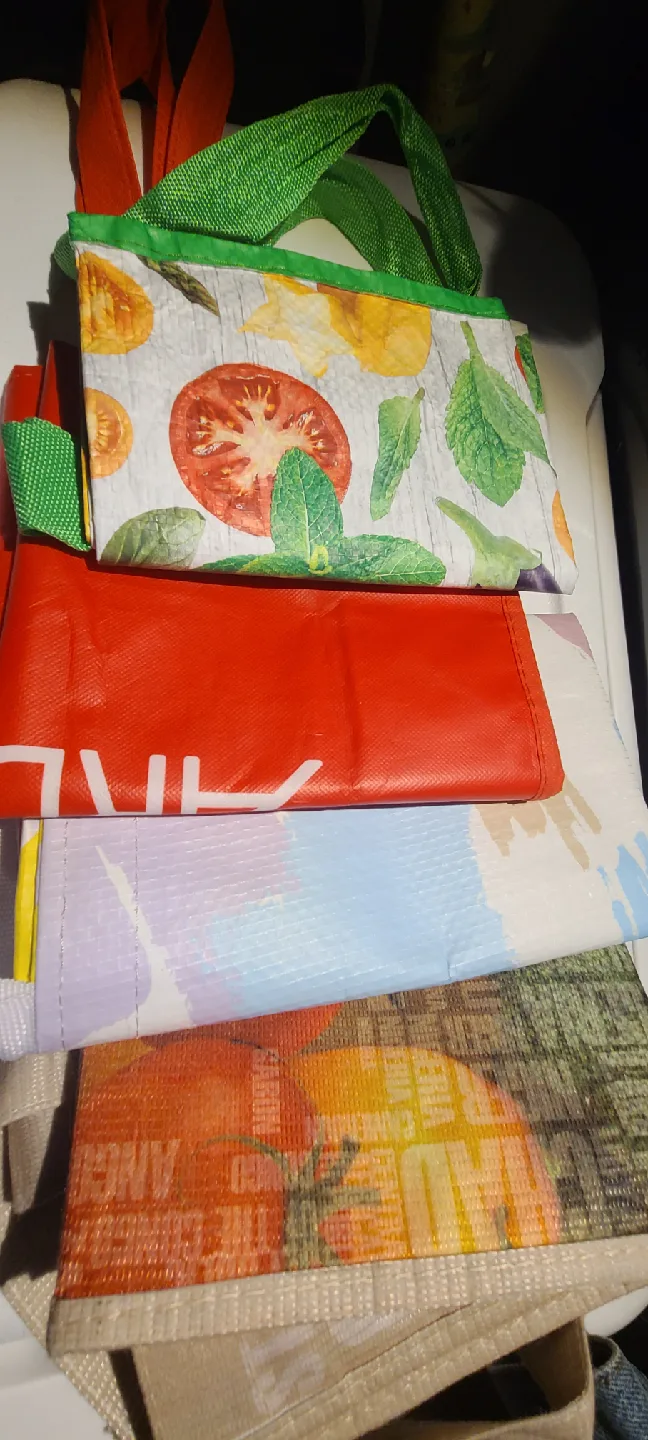 free Ardene Reusable Shopping Bags image indicator(4)