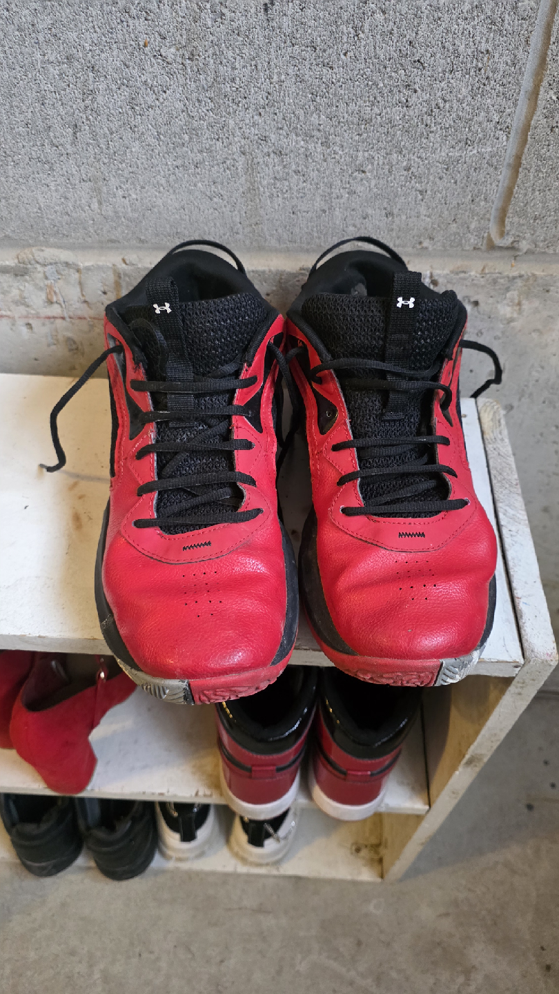 Under Armour Red/Black Basketball Shoes - Size 11