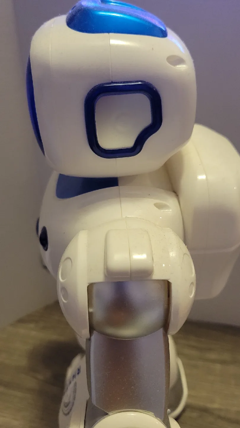 FutureX Rhythm Bot Robot - White & Blue image indicator(2)