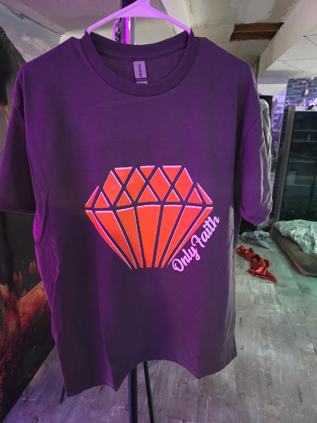 Diamond & Only Faith Graphic T-Shirt image indicator(4)