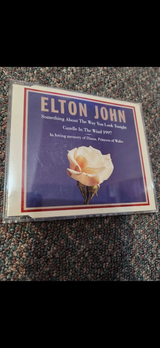 Elton John CDs - Too Low for Zero, Greatest Hits image indicator(5)