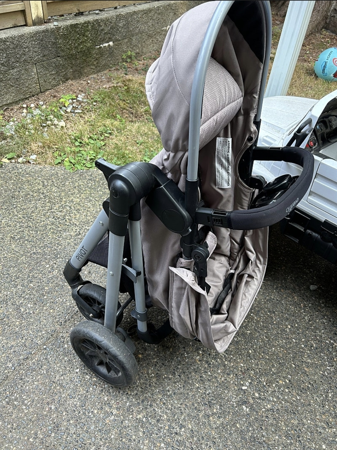 “Evenflo Stroller + Car Seat (Valid until 2028!) – $100” - photo 3