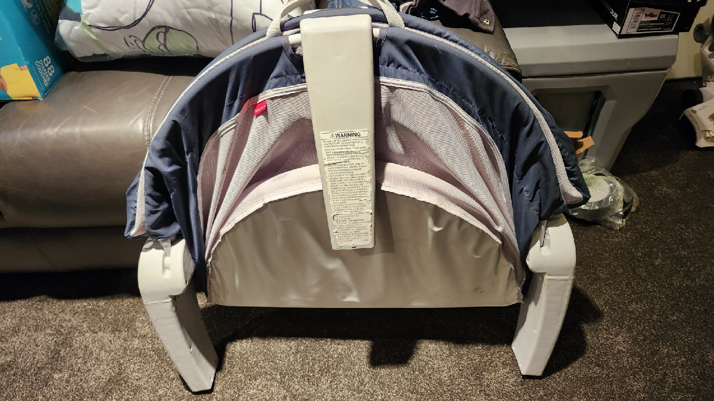 Fisher Price Portable Playard with UPF20 Sun Protection - photo 4