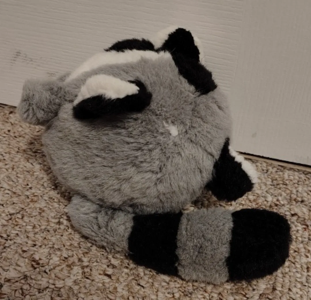 Raccoon Plush Toy image indicator(2)