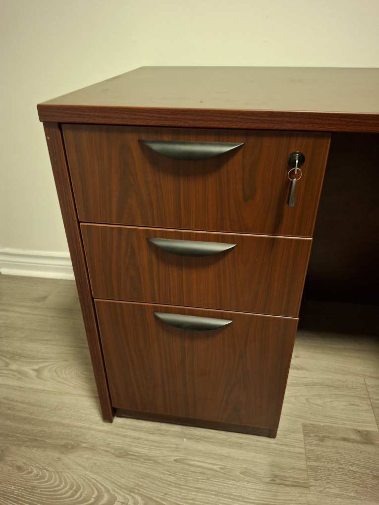 Office desk - photo 2