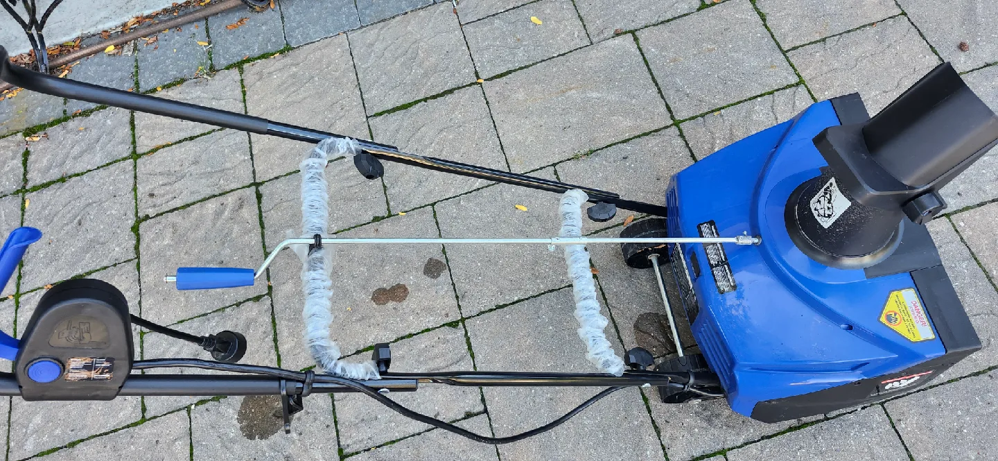 Snow Joe Ultra 18" Electric Snow Thrower image indicator(4)