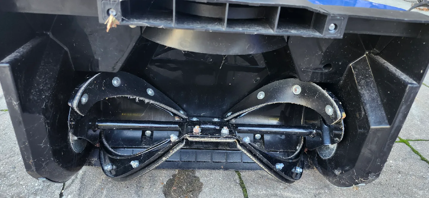 Snow Joe Ultra 18" Electric Snow Thrower image indicator(5)