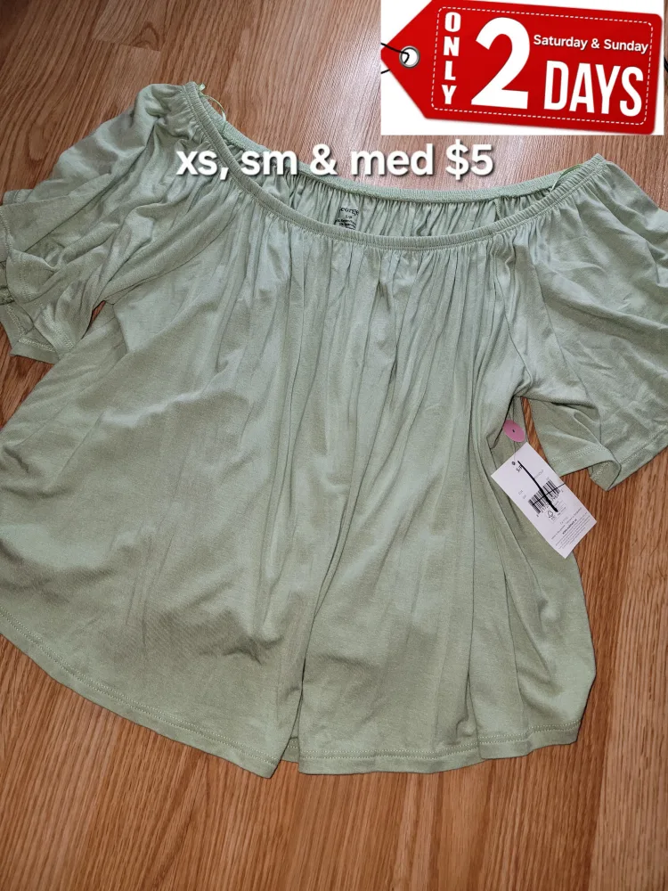 Assorted Women's Tops - Various Sizes image indicator(8)