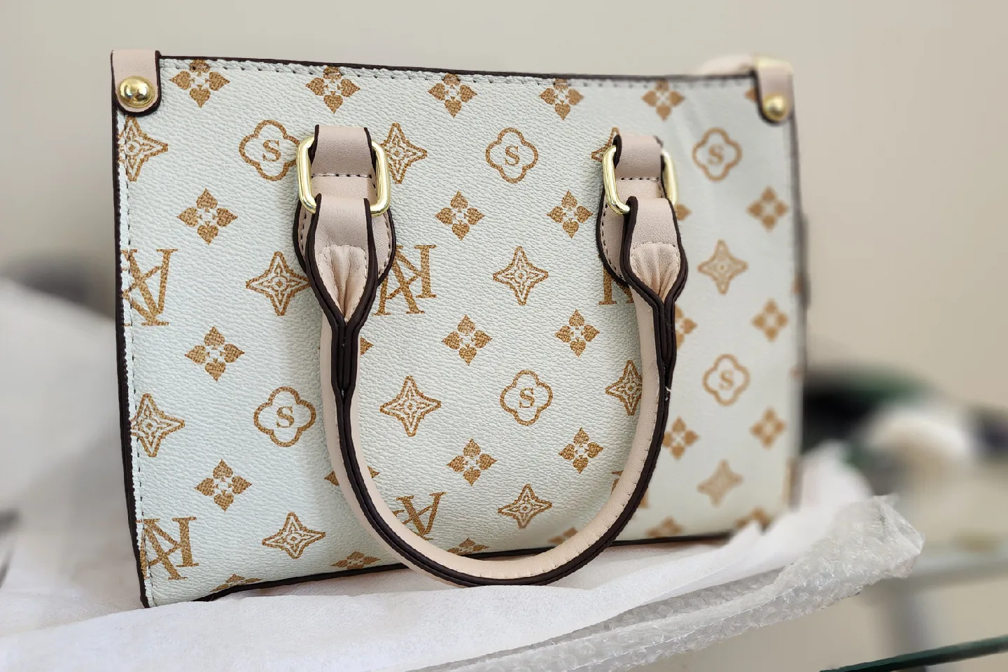 Fancy Two-Tone Style Shoulder Bag Brand New. image indicator(4)