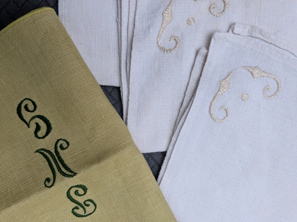 Set of Embroidered Linen Napkins - photo 2