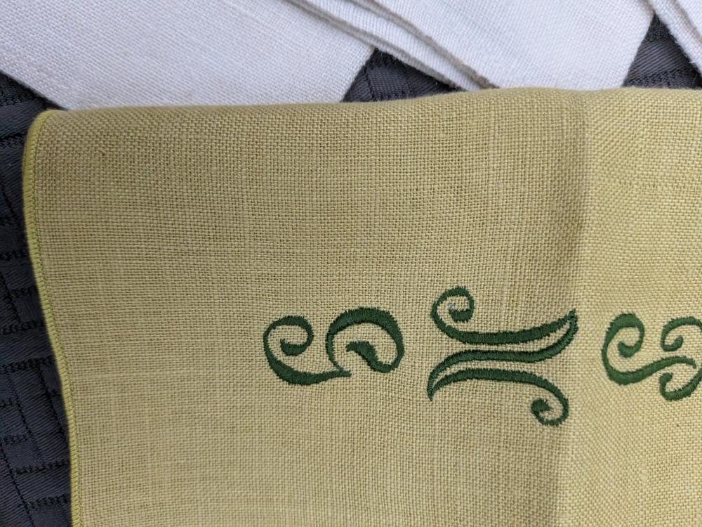 Set of Embroidered Linen Napkins - photo 5