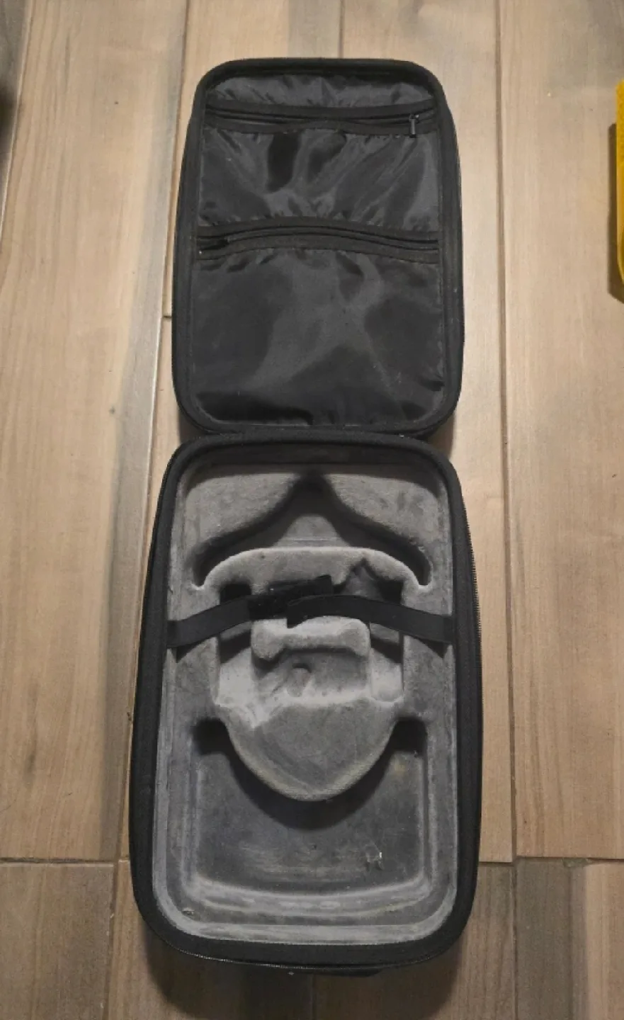 🥕  meta quest 3 Black Carrying Case thumbnail