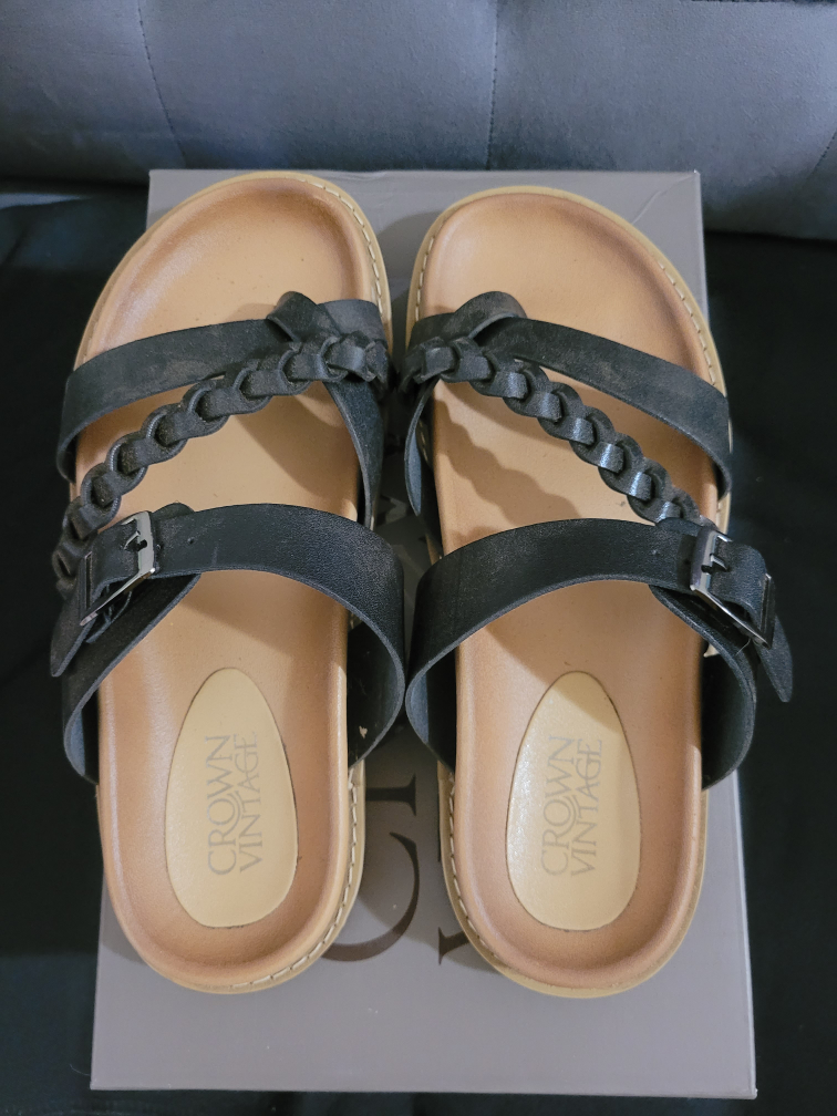 Crown Vintage Black Sandals - Size 7