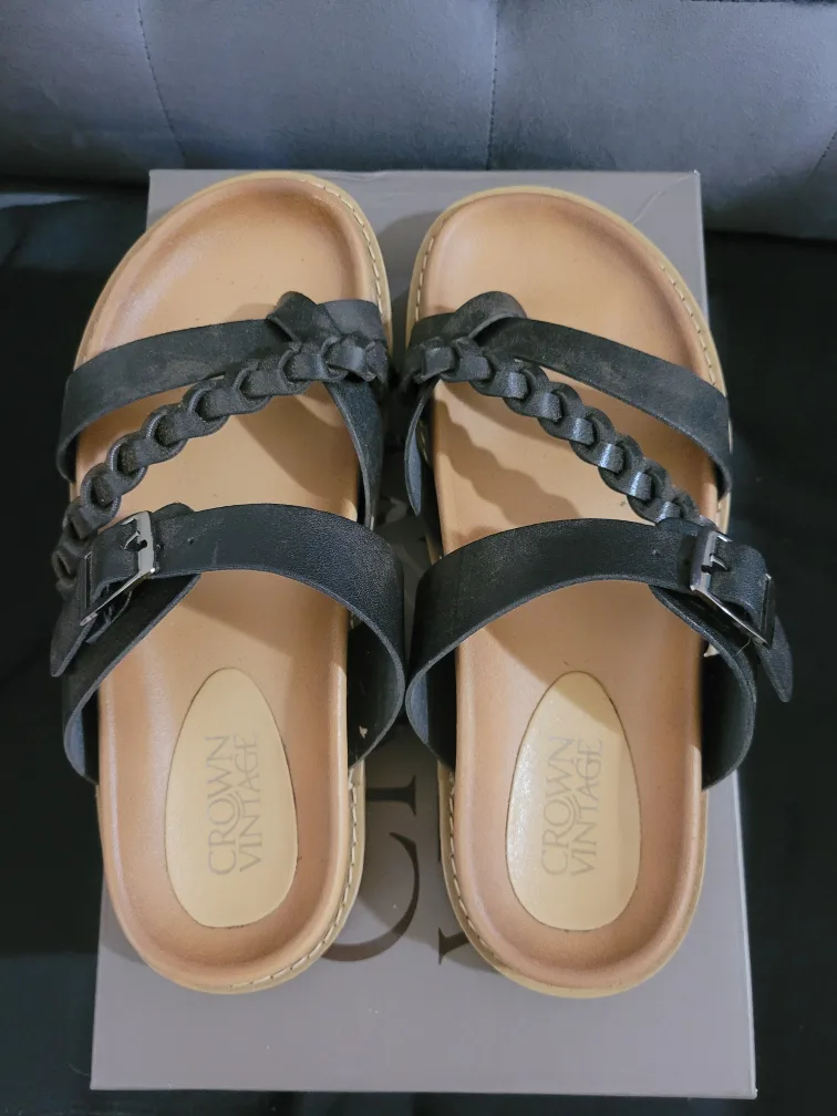 Crown Vintage Black Sandals - Size 7 thumbnail