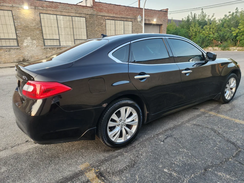 2011 Infiniti M37x image indicator(5)