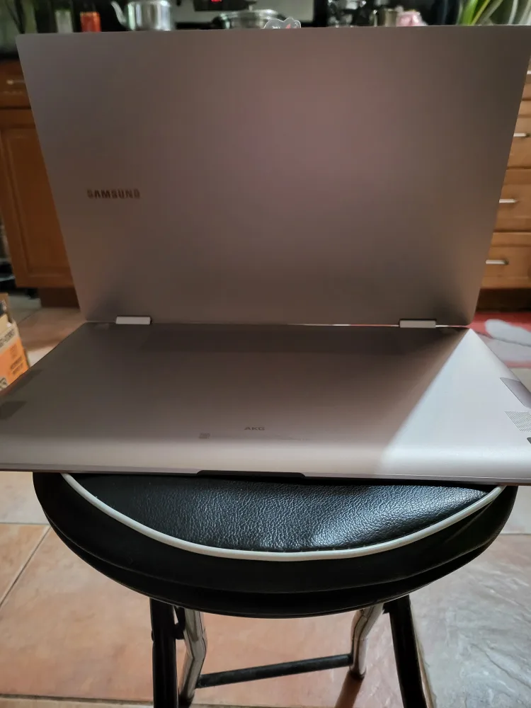 Final sale samsung galaxy pro 15 inch rose gold tablet/laptop image indicator(2)