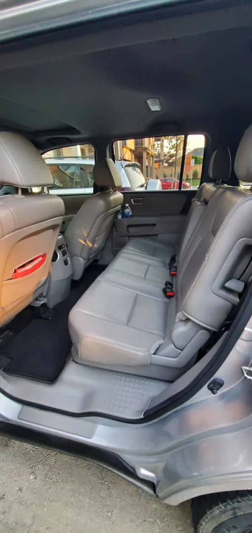 Selling my 2012 Honda pilot. image indicator(4)