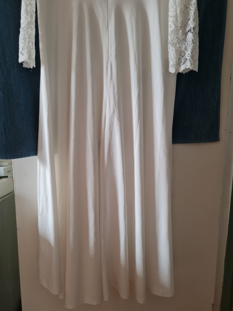 Elegant White Lace Wedding Dress - photo 3