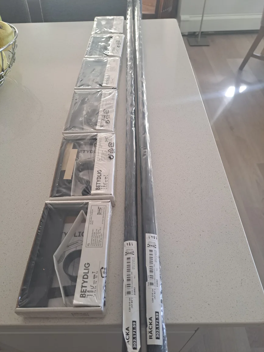 IKEA RÄCKA Curtain Rod & BETTYDLIG Wall Fittings image indicator(2)