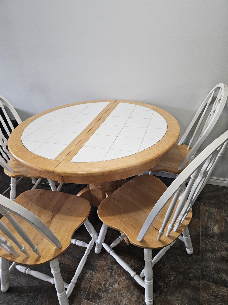 Round Wooden Dining Table with 4 Chairs pick up only - photo 2