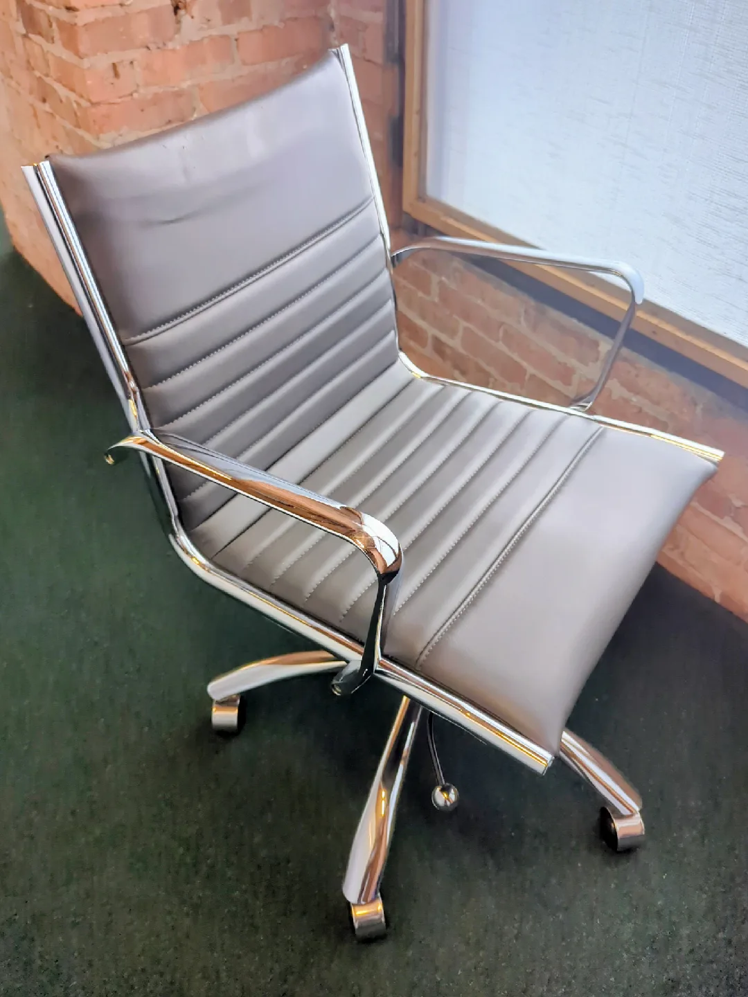 Malcolm Low Back Office Chair – Modern Gray thumbnail