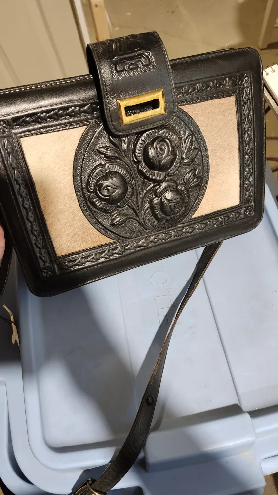 Mont-Abur Black Leather Floral Purse image indicator(3)